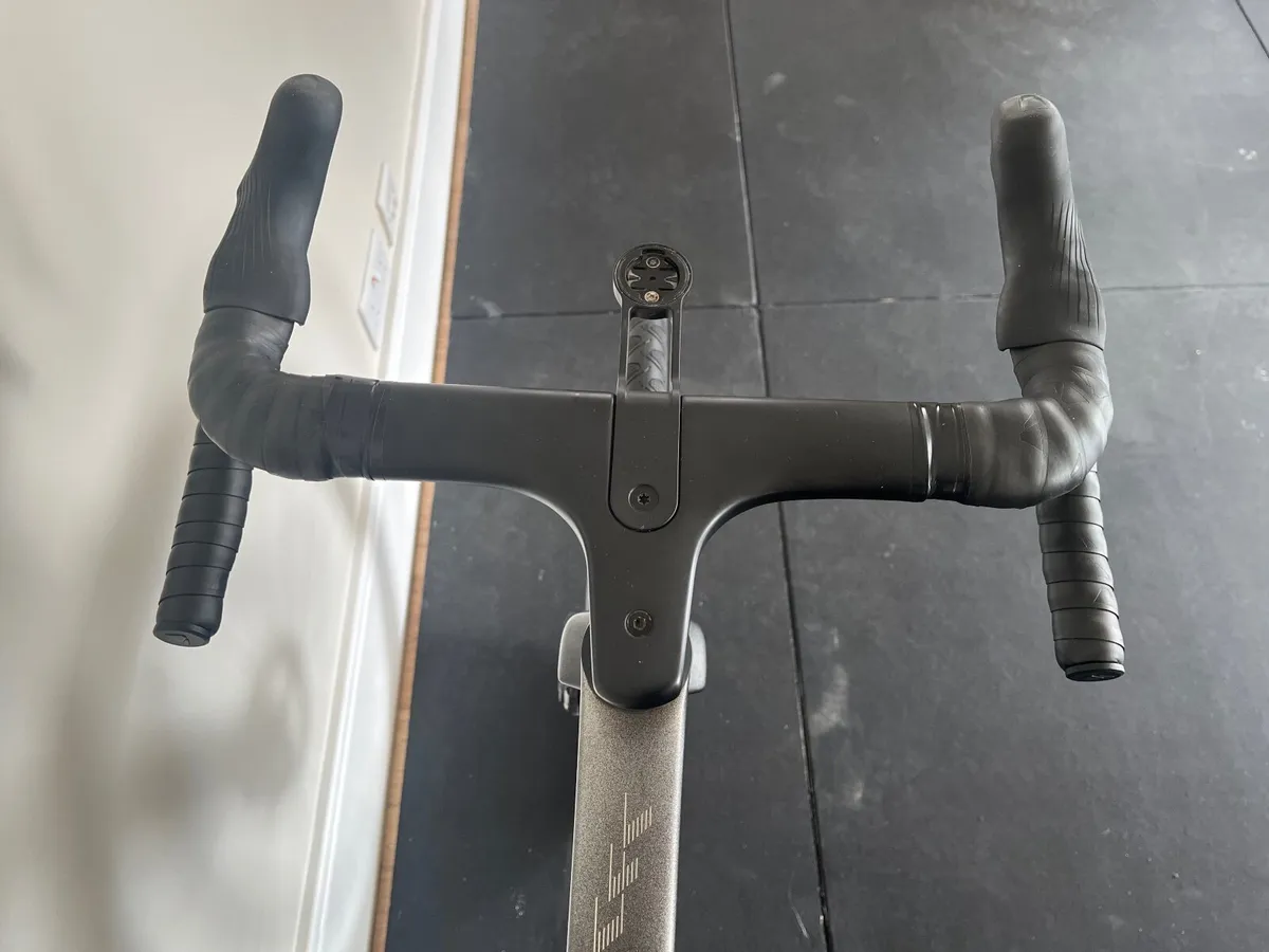 As new Canyon Ultimate CFR Dura Ace Di2 road bike - Image 3