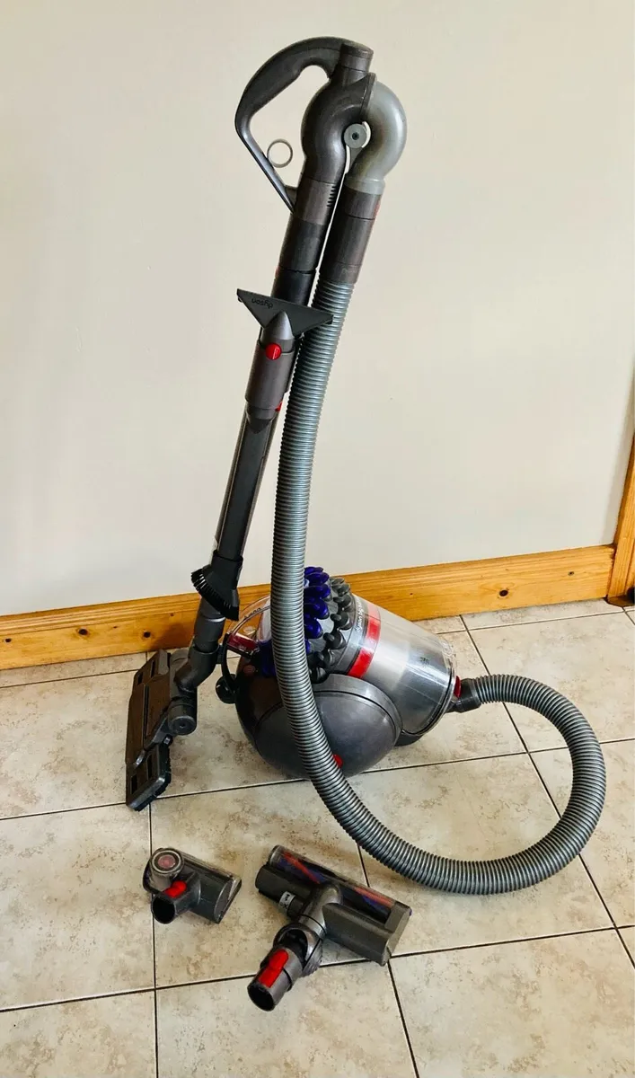 Dyson vacuum cleaner / hoover - Image 1