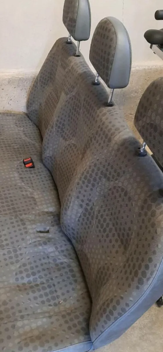 MK7 TRANSIT CREW CAB SEAT