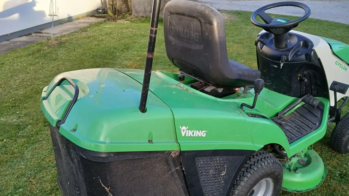 Tractor lawnmower - Image 2