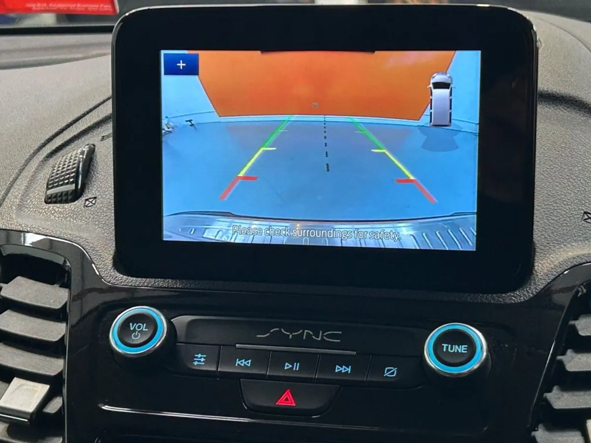 Ford Transit Connect 240 LIMITED L1H1 P/V ECOBLUE - Image 3