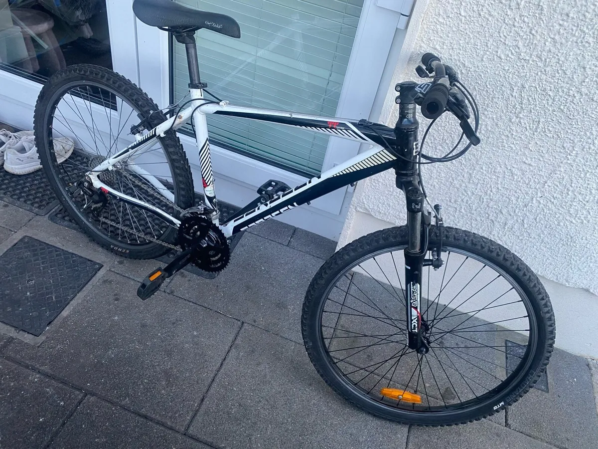 Saracen mountain bike 26 inch wheels 21 - Image 4