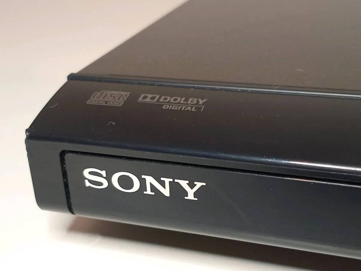 DVD Player Sony with the original remote - Image 4