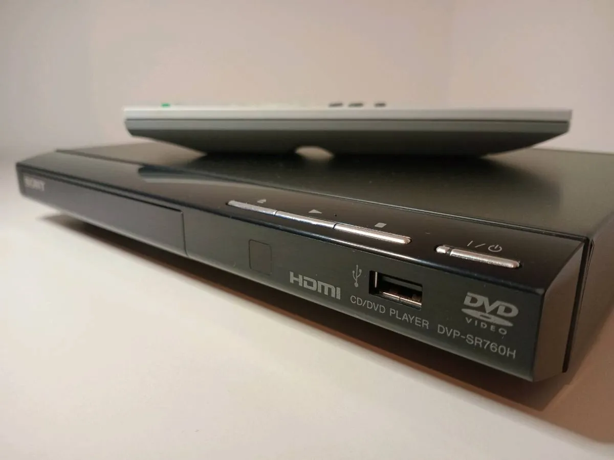 DVD Player Sony with the original remote - Image 2
