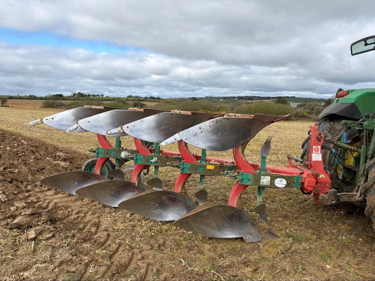 Kverneland 4 Furrow Reversible 16 Inch - Image 3