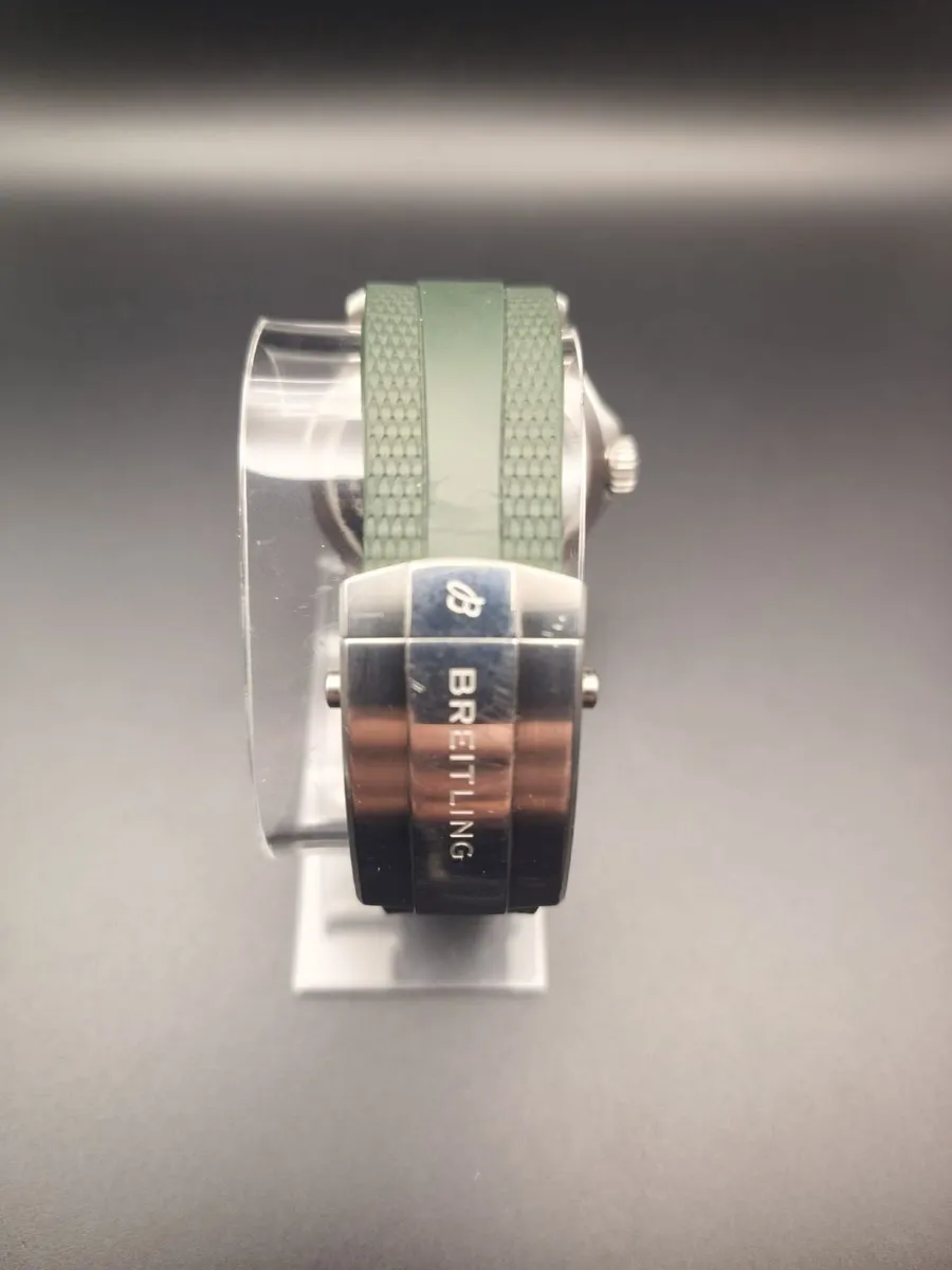 Breitling Superocean Kelly Slater - Image 3