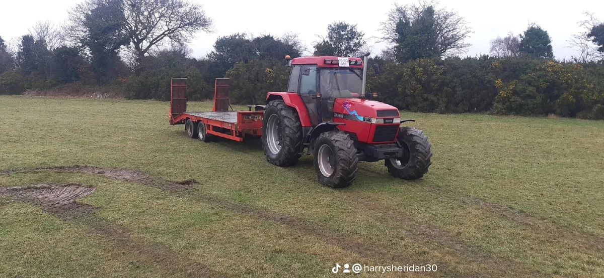 Case 5140 Tractor - Image 2