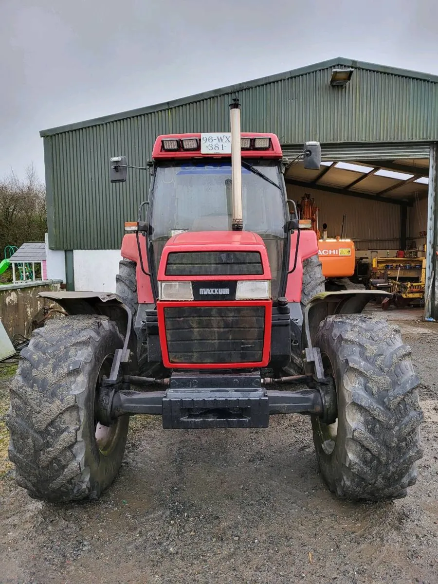 Case 5140 Tractor - Image 3