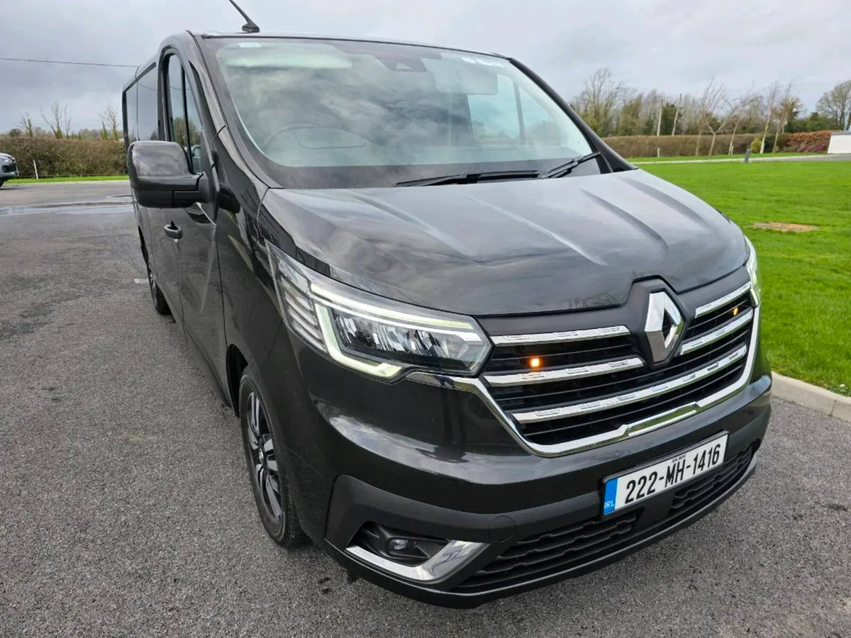 Trafic 170bhp 2.0 litre auto sport van - Image 1