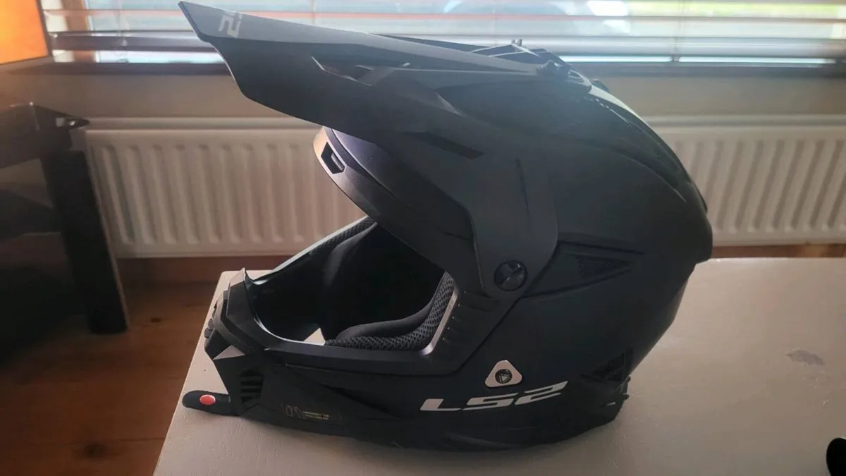 LS2 Helmet - Image 3