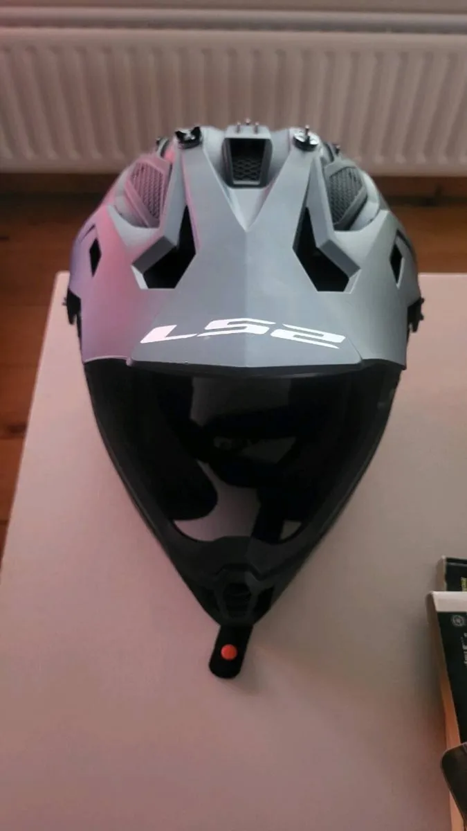 LS2 Helmet - Image 2