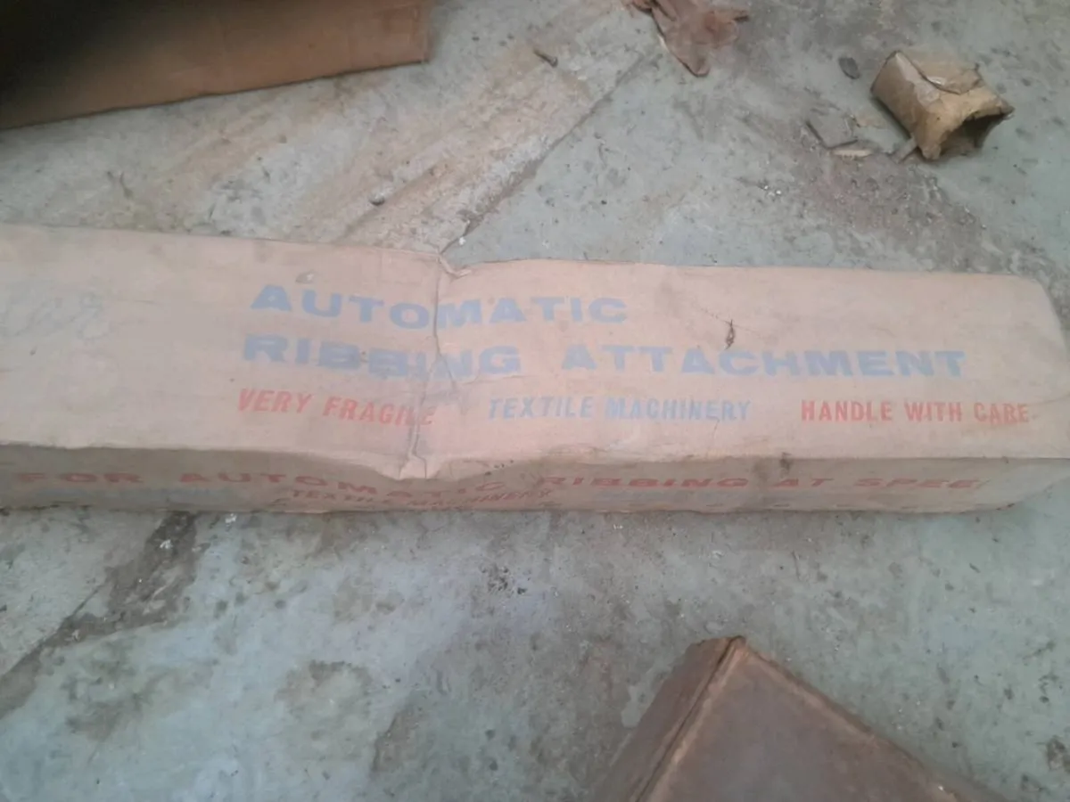 Automatic knittingmachine plus ripper - Image 4