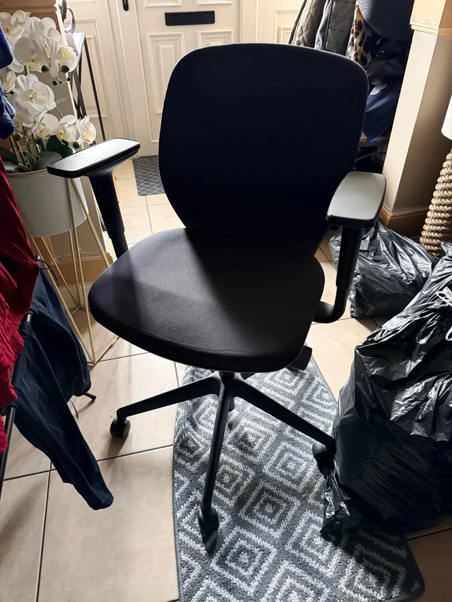 Free computer chair