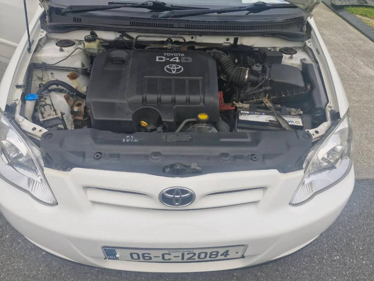 Toyota Corolla van - Image 2