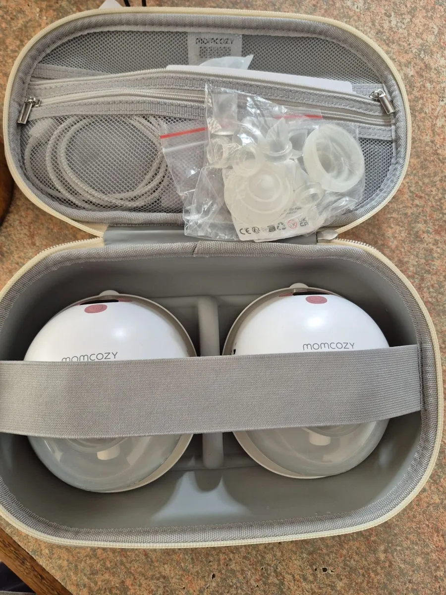 Momcozy M5 Breast Pumps Excellent Condition - Image 3