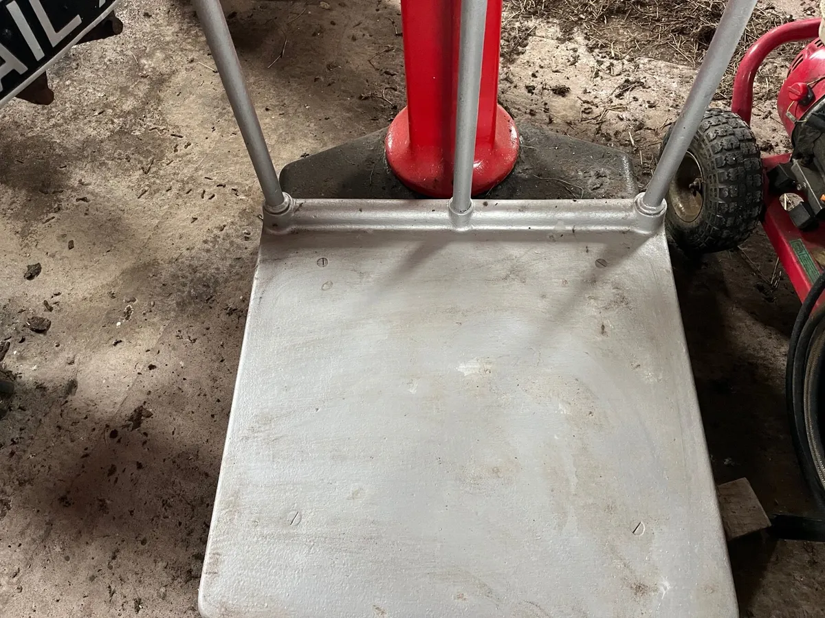 Vintage machinery - Image 4