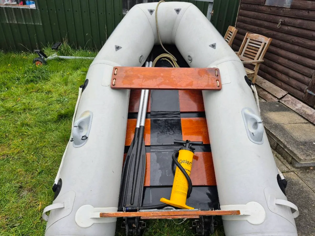 Seago 2.3m inflatable dinghy boat with wheels - Image 3