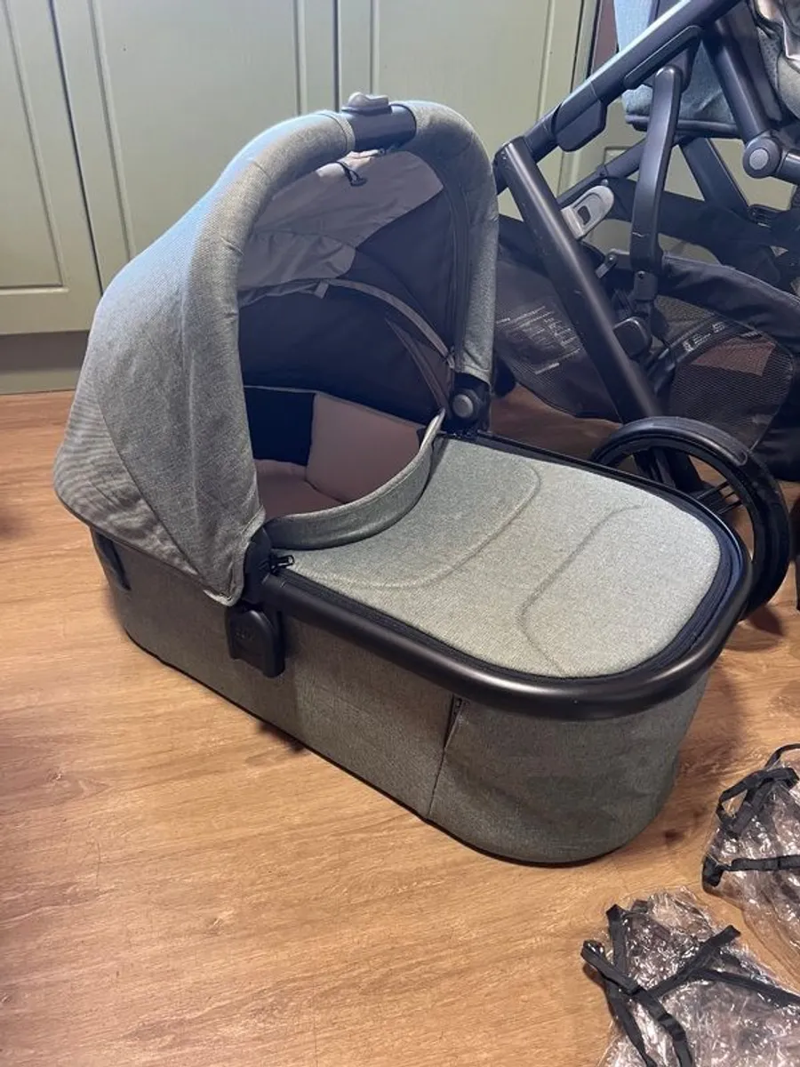 Uppababy V3 - Image 2
