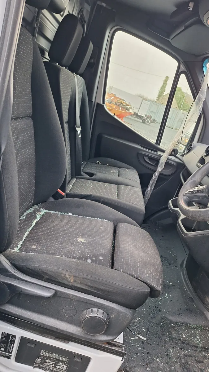 2024 Mercedes Sprinter For Dismantling - Image 4