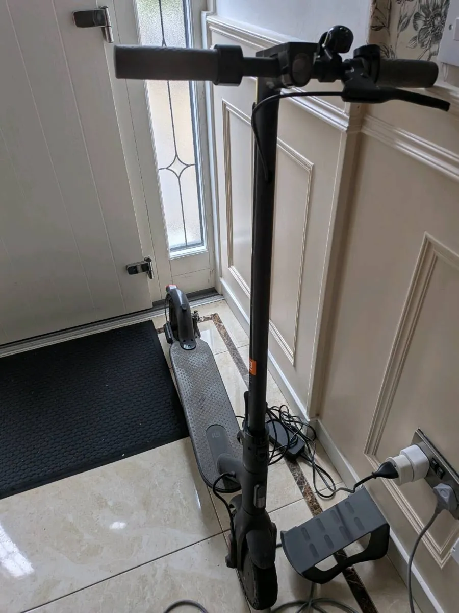 Electric scooter - Image 2