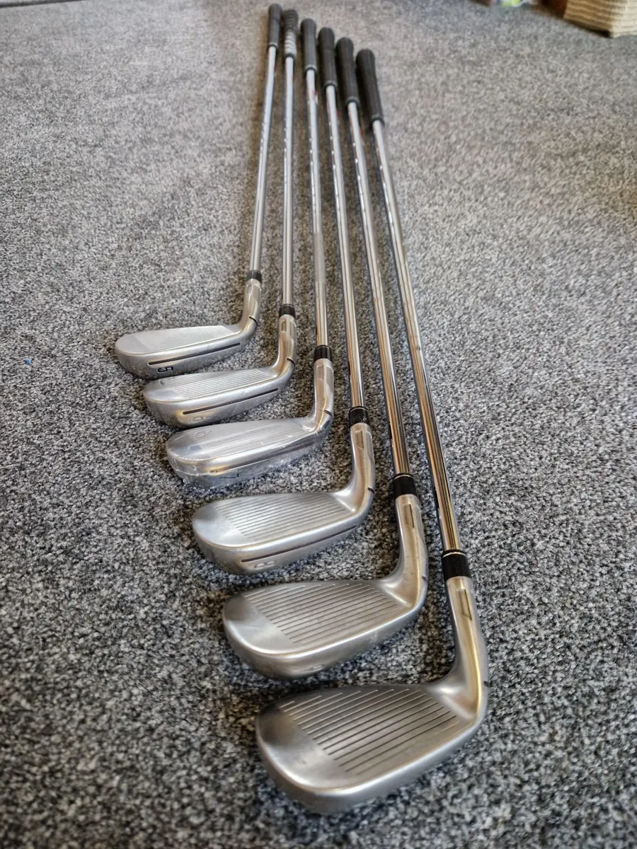 Taylormade irons sim2max - Image 1