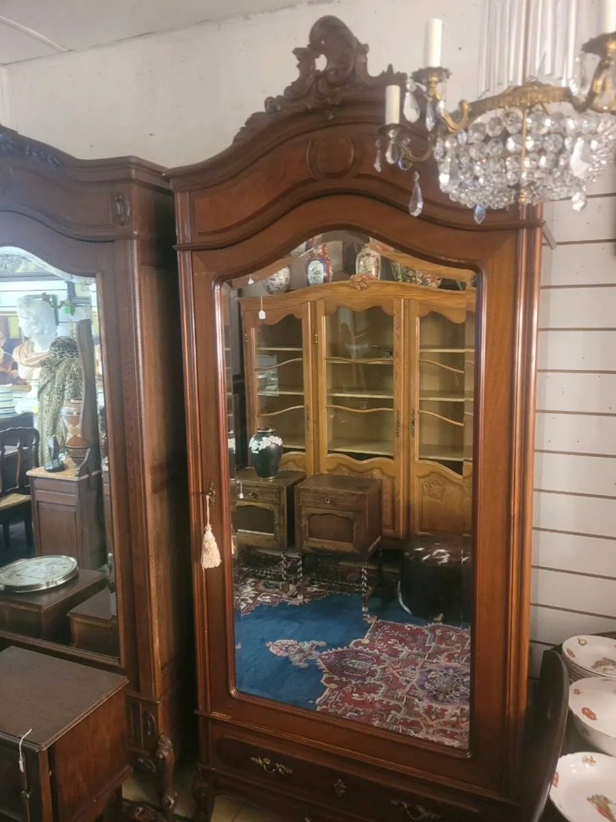 2 French single wardrobes 400 eu.each. - Image 2