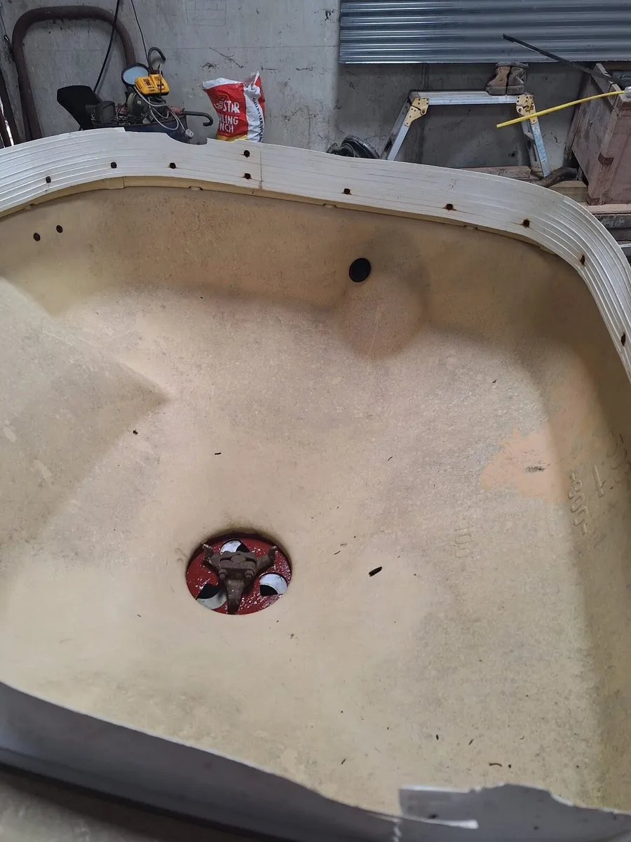 Vicon fertiliser spreader - Image 2