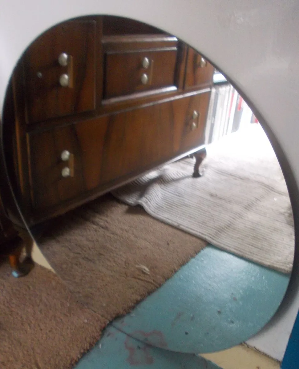 Round Mirror