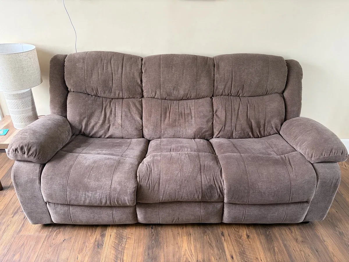 Couch + x2 armchairs ( 3 + 1 + 1) - Image 4