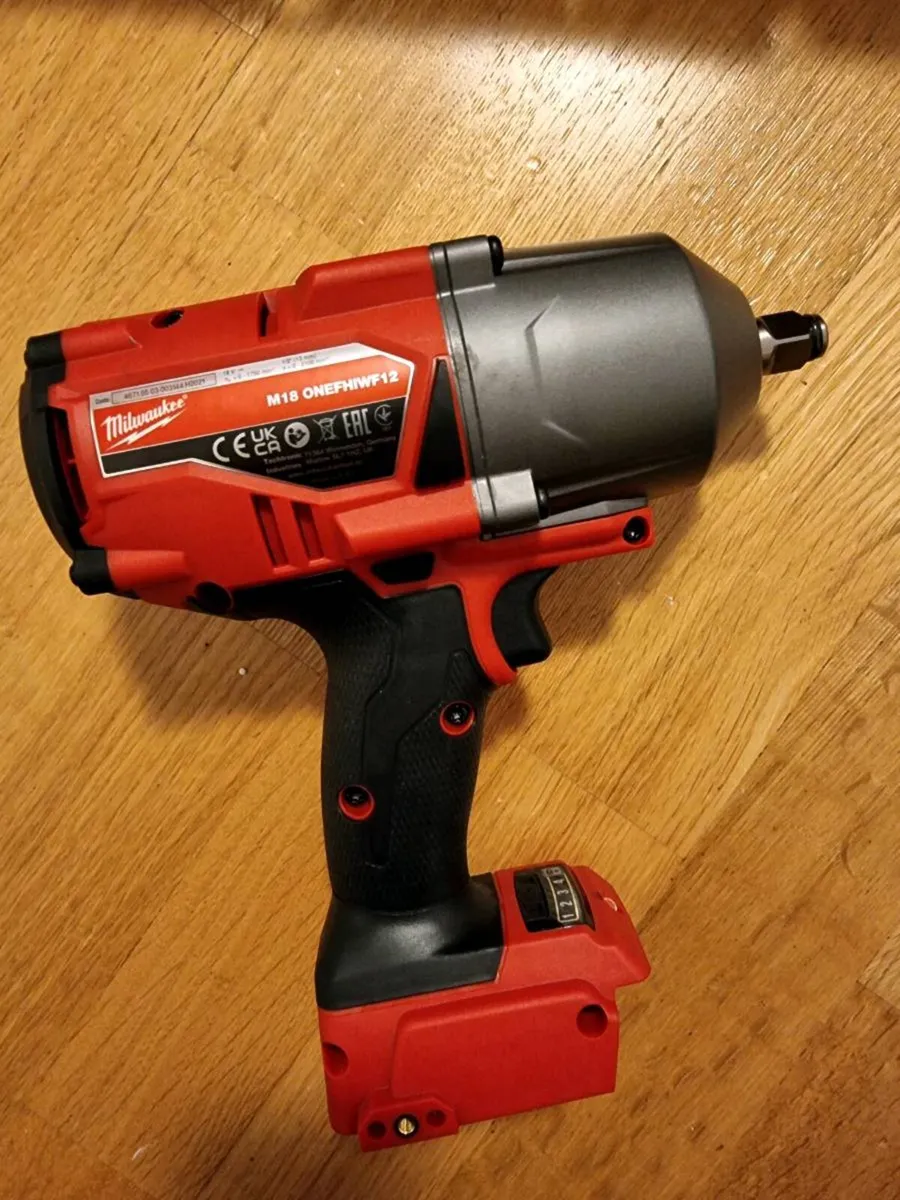 Milwaukee M18 Fuel 1/2' Impact Wrench Body - Image 3