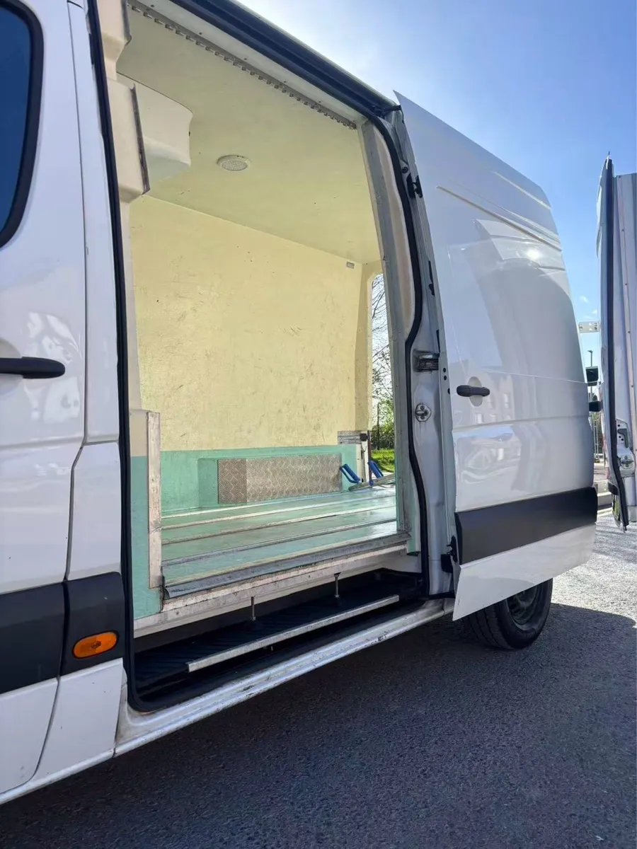2016 Mercedes 313 Fridge/Freezer Van - Image 3