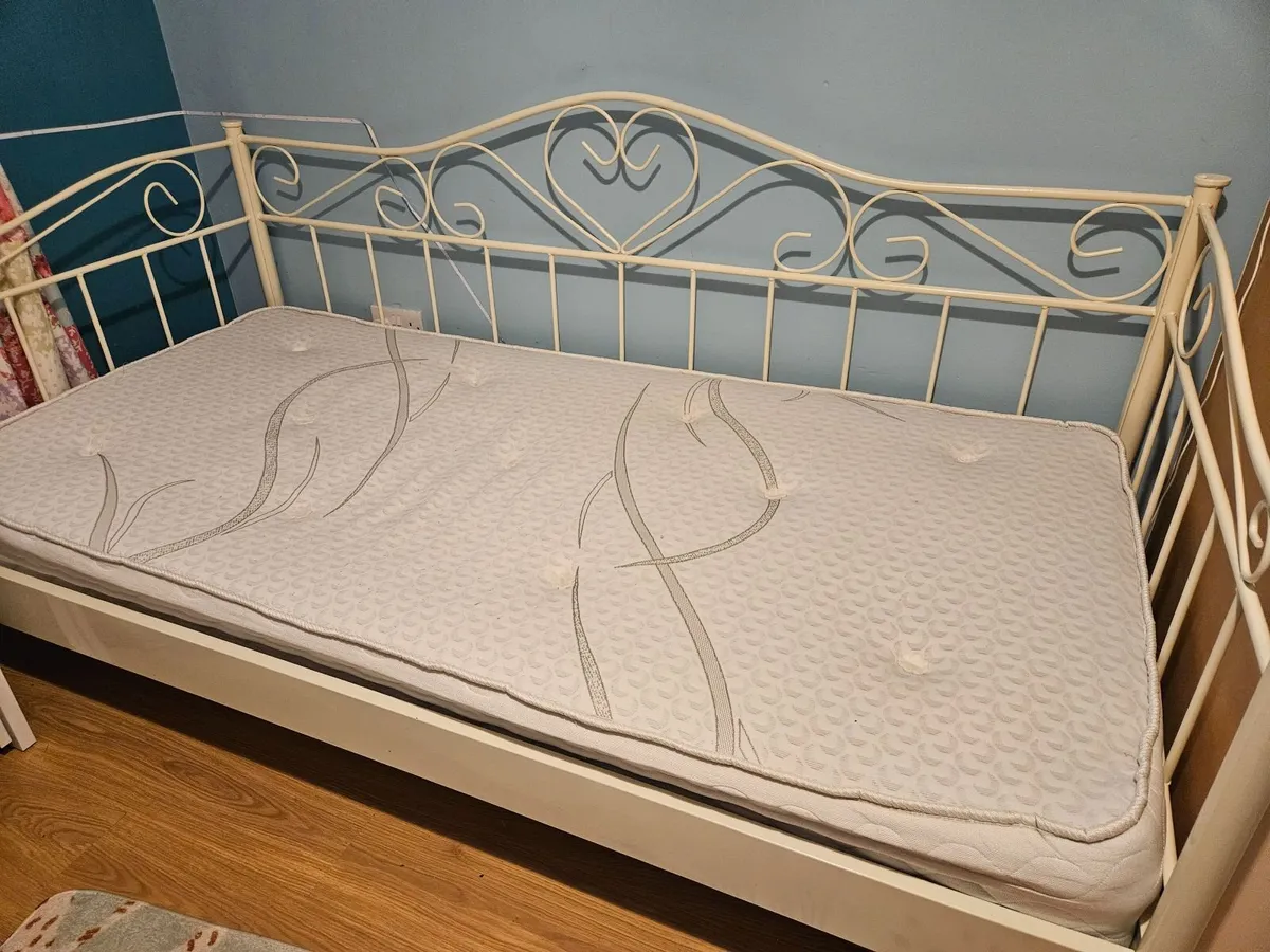 2 x single beds €150 each ono - Image 1