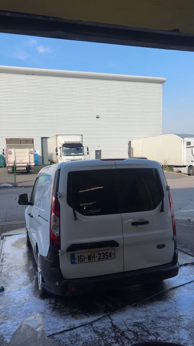 Ford Transit Connect - Image 4