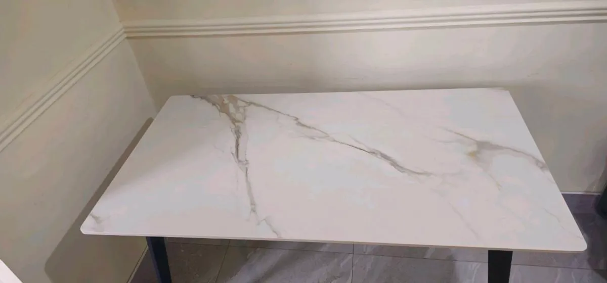 Glass top marble effect dining table - Image 4