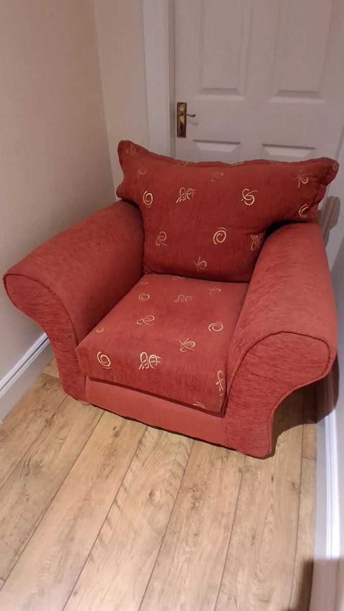 Two fabric armchairs - Image 4