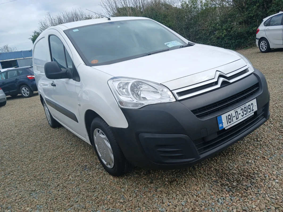 Citroen Berlingo 2018 3 seat in cabin - Image 1