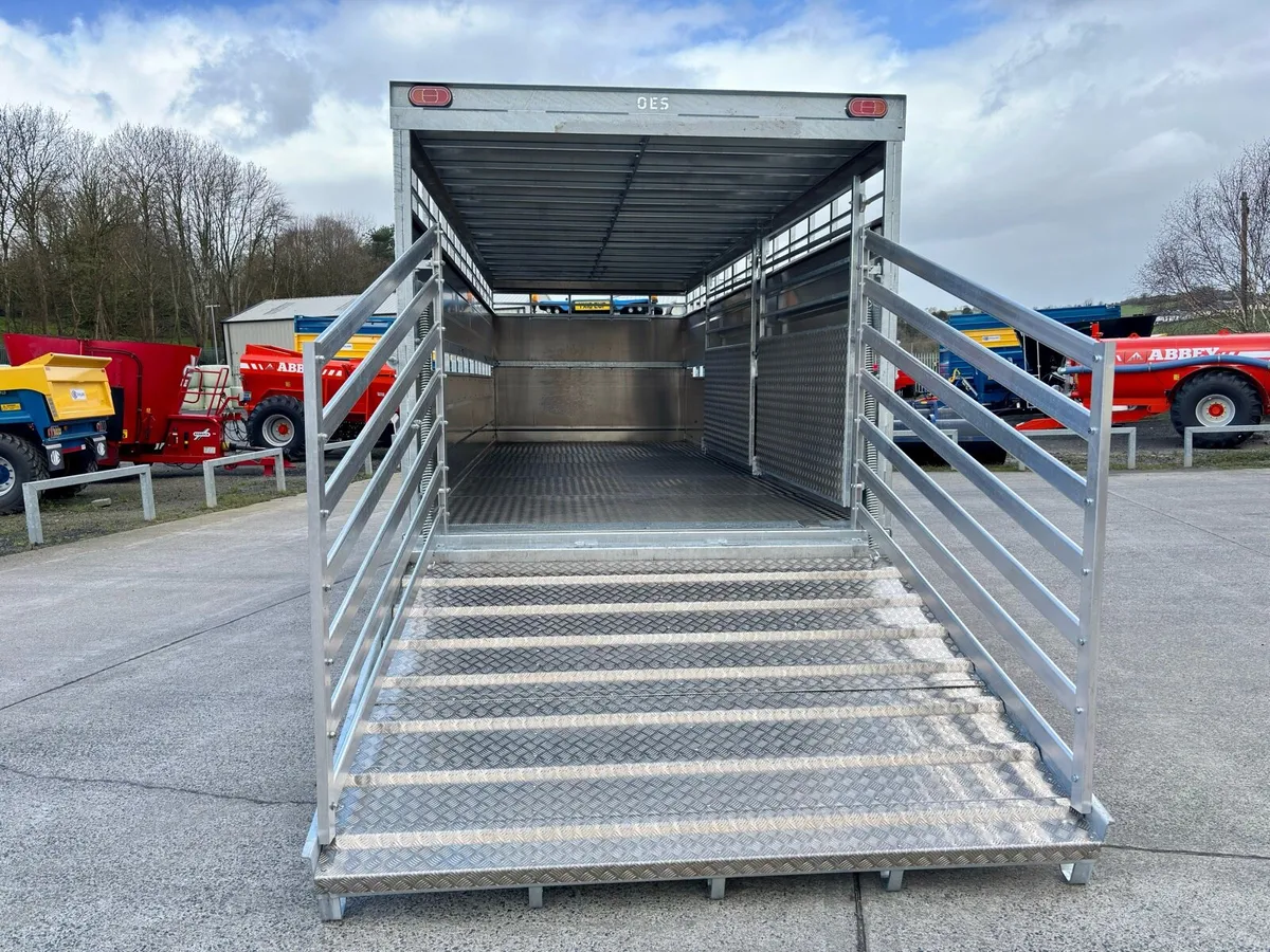 New OES Livestock Trailers - Image 3