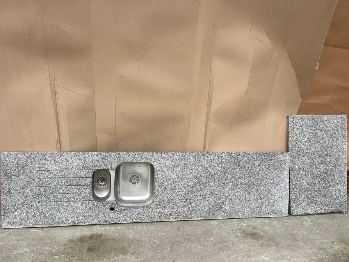 Quartz worktops - Image 2