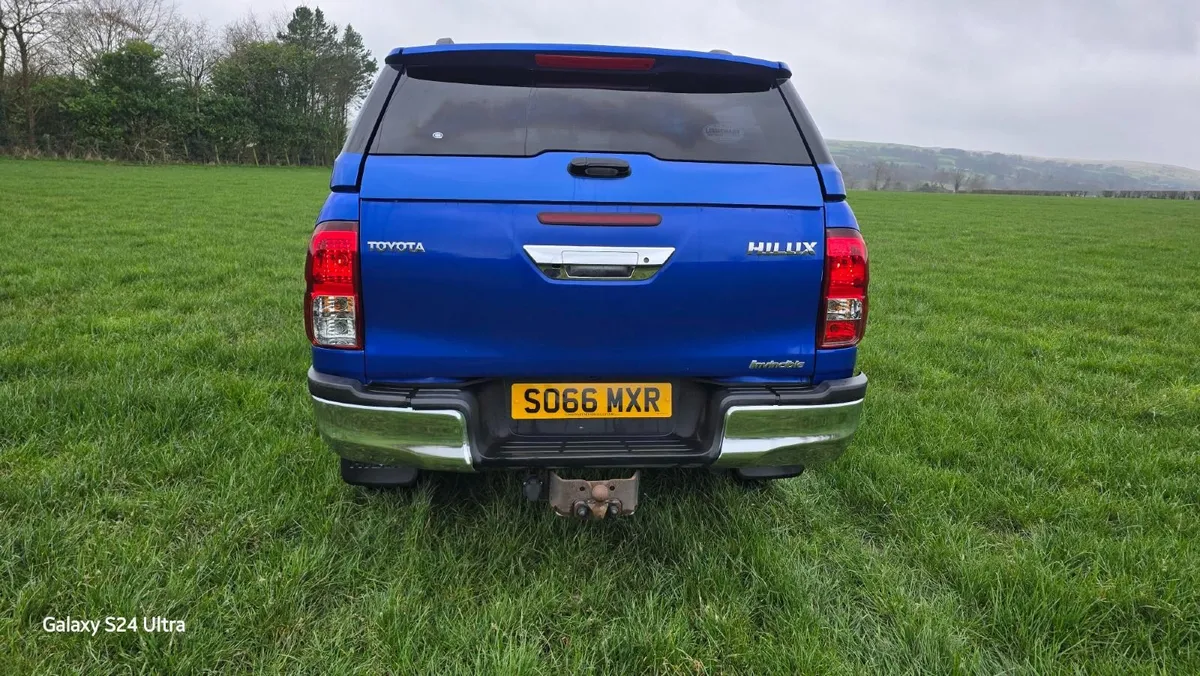 Toyota Hilux 2017 - Image 4