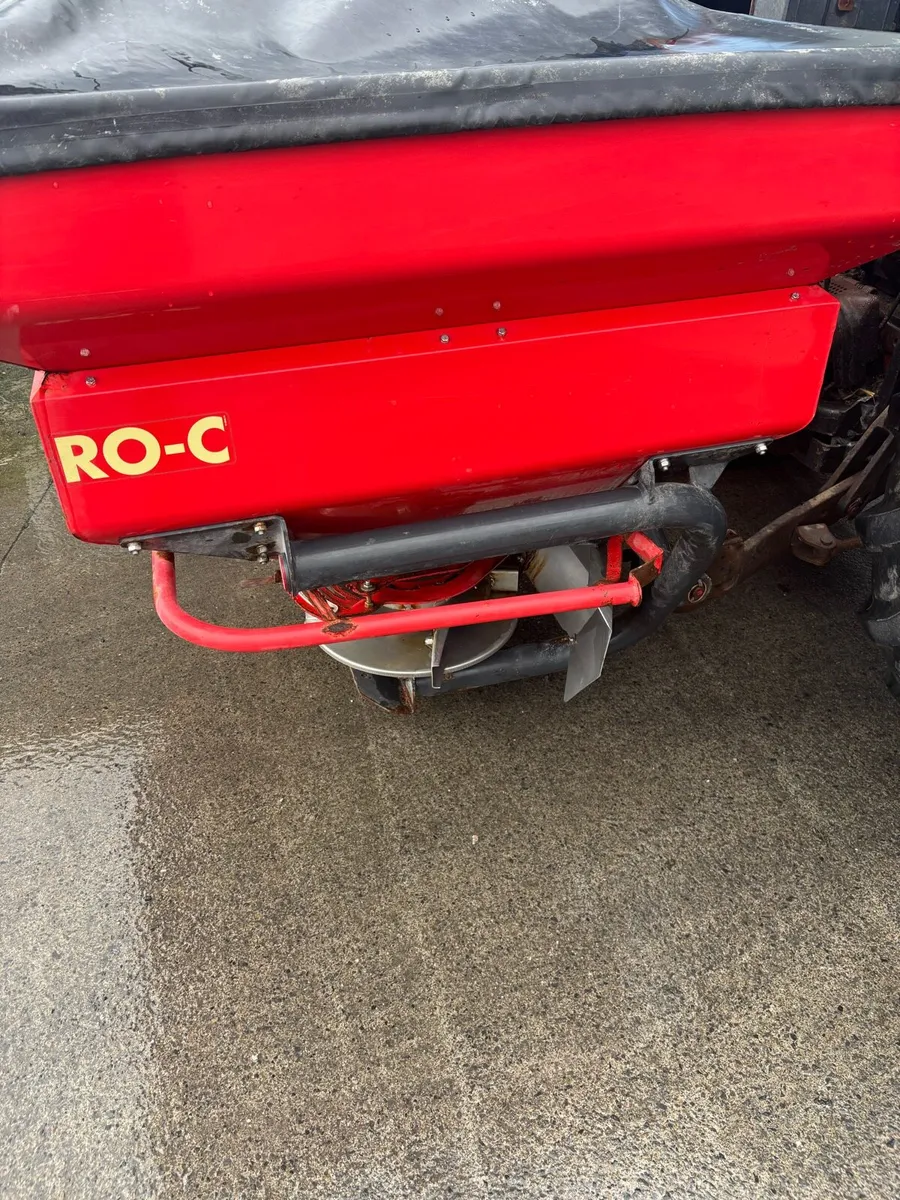 Vicon fertiliser spreader - Image 2