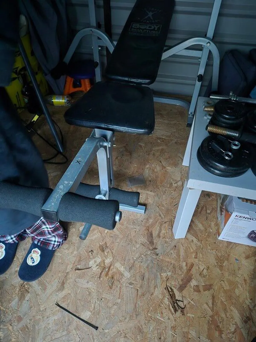 weight bench - Image 1