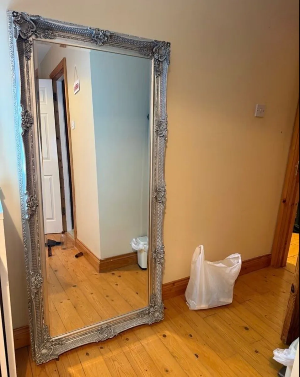Floor length mirror - Image 1