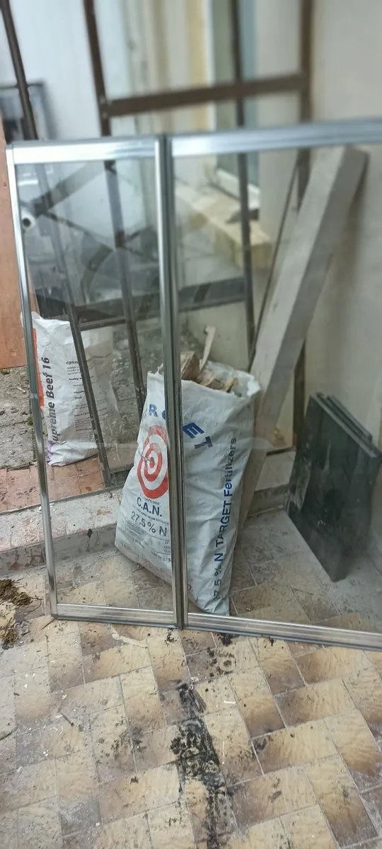 Over bath Extending Shower Screen - Image 1