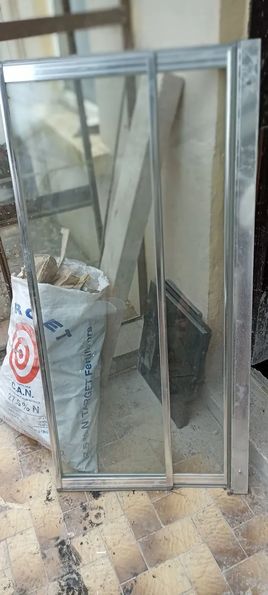 Over bath Extending Shower Screen - Image 3