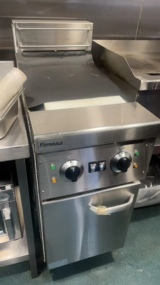 Commercial electric fryer / bakery worktop - Image 1