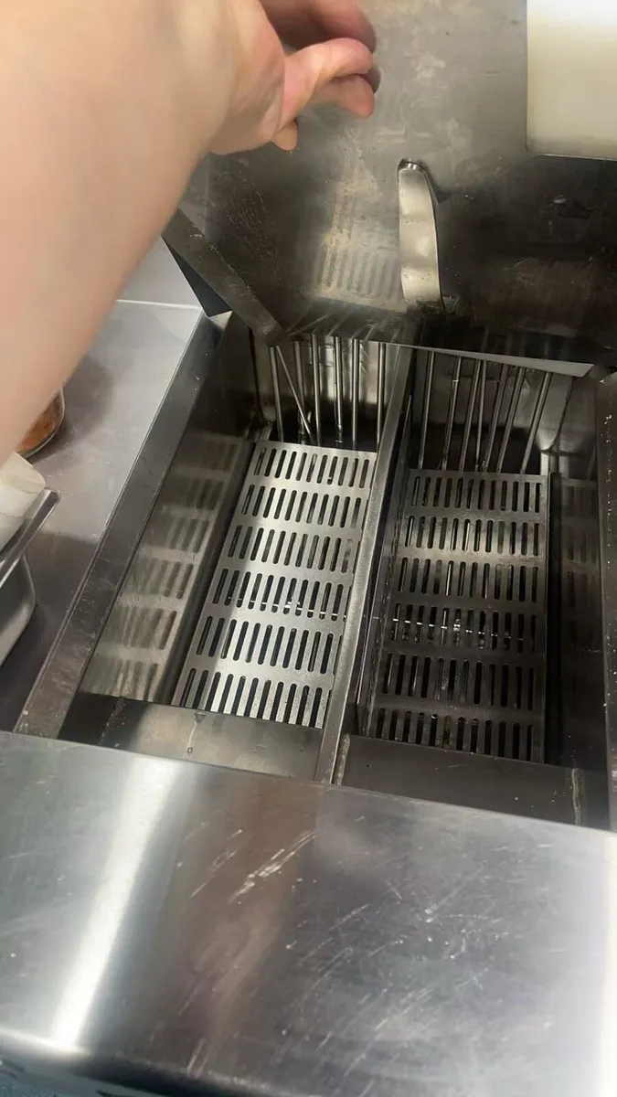 Commercial electric fryer / bakery worktop - Image 3