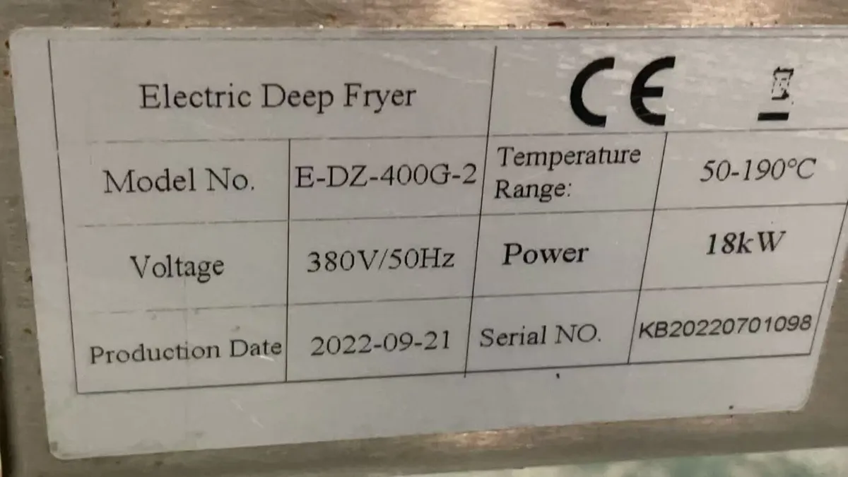 Commercial electric fryer / bakery worktop - Image 4