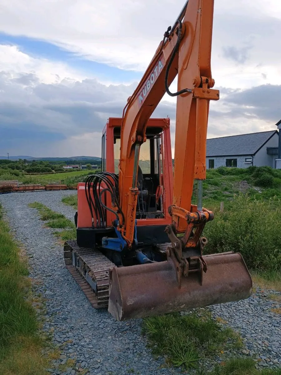 Kubota KH101 Mini Digger 3.5T - Image 2