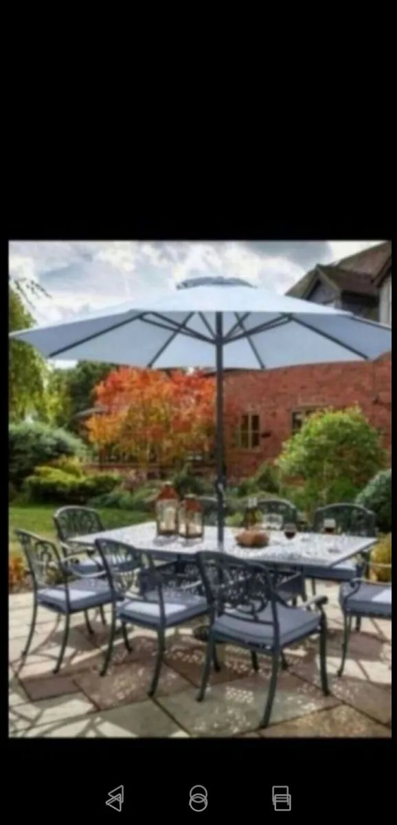 ***FOR HIRE*** 8 Seater Hartman Garden Dining Set - Image 1