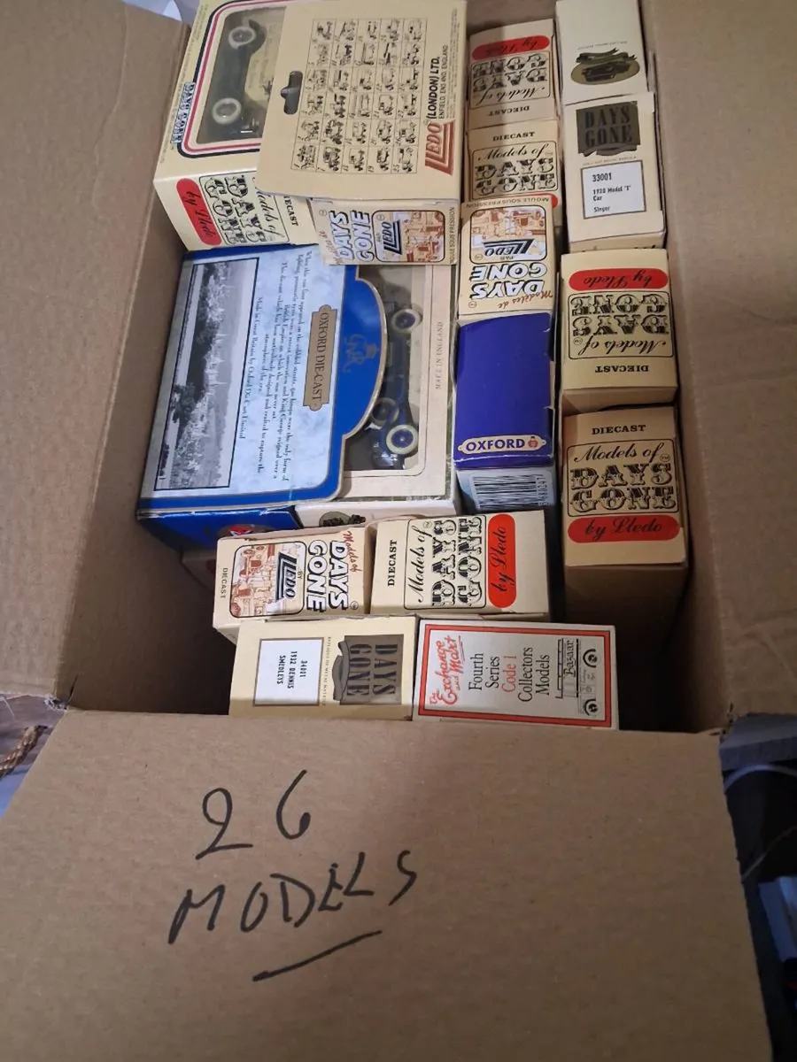 JOB LOT OF  LLEDO &MATCHBOX CARS - Image 2